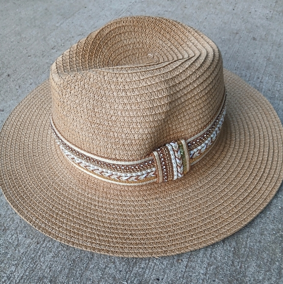 Marcus Adler New York Stylish Tan Straw Hat with Braided Band One Size - Picture 1 of 7